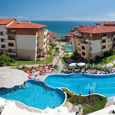 Lavish, Poolside 2 Bed At Garden Of Eden Apartment