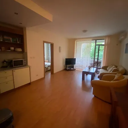 Apartment Lavish, Poolside 2 Bed At Garden Of Eden *