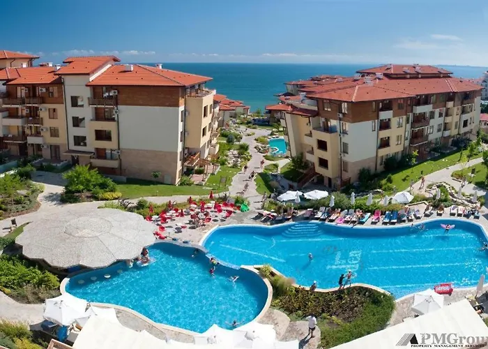 Lavish, Poolside 2 Bed At Garden Of Eden Apartman